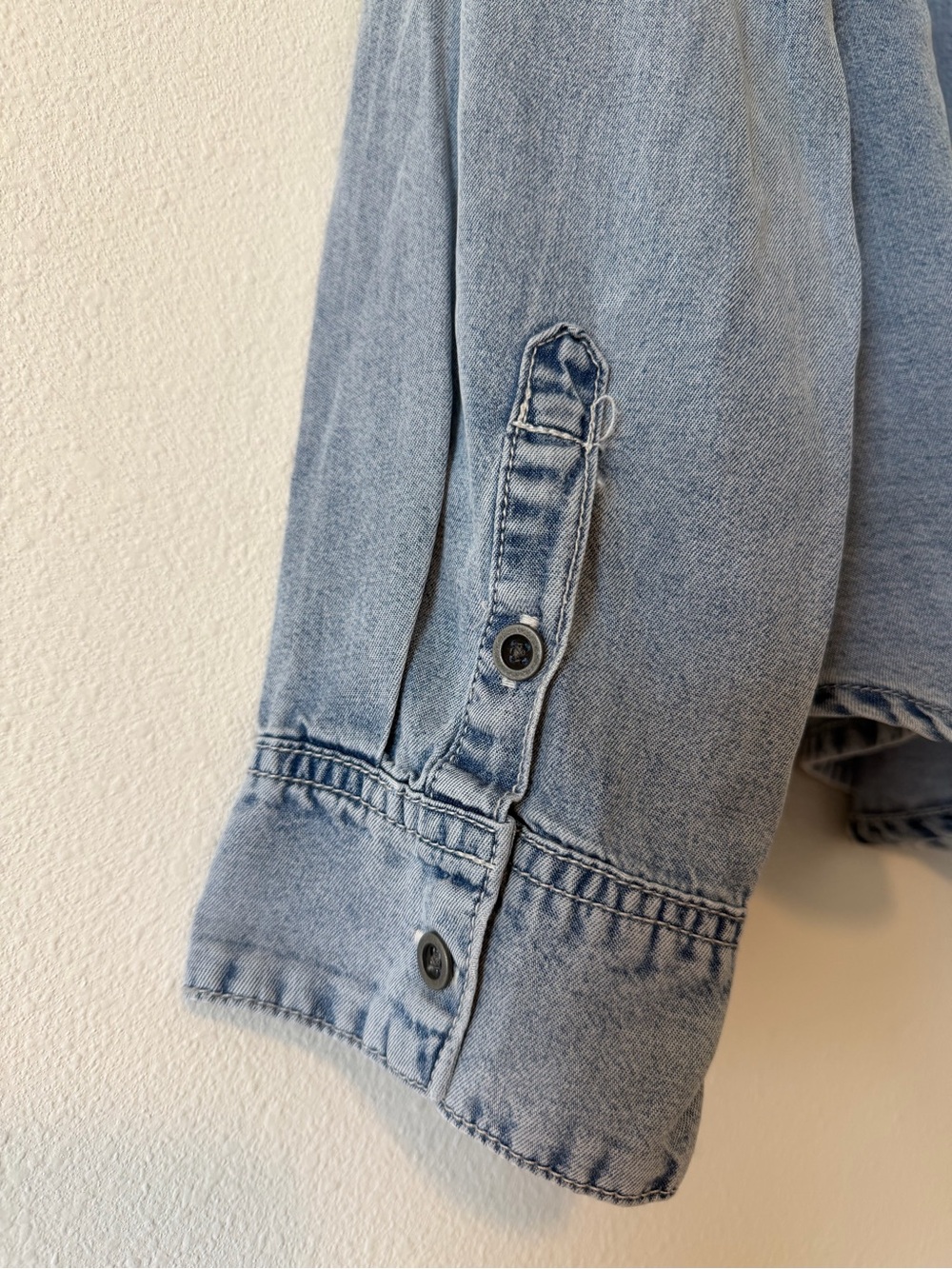 NWT Driftwood Ruffled Denim Chambray Lyocell Eyelet Button Up Western Shirt - Picture 5 of 10